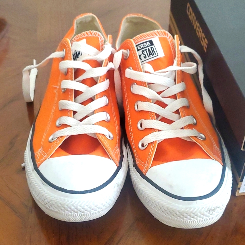 Converse orange low tops M7 W9